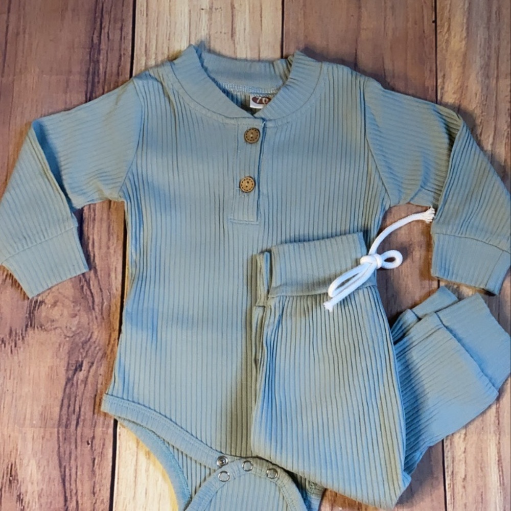 MATCHING SET AVAIL IN SIZES 0-3 MONTHS -9-12MONTHS